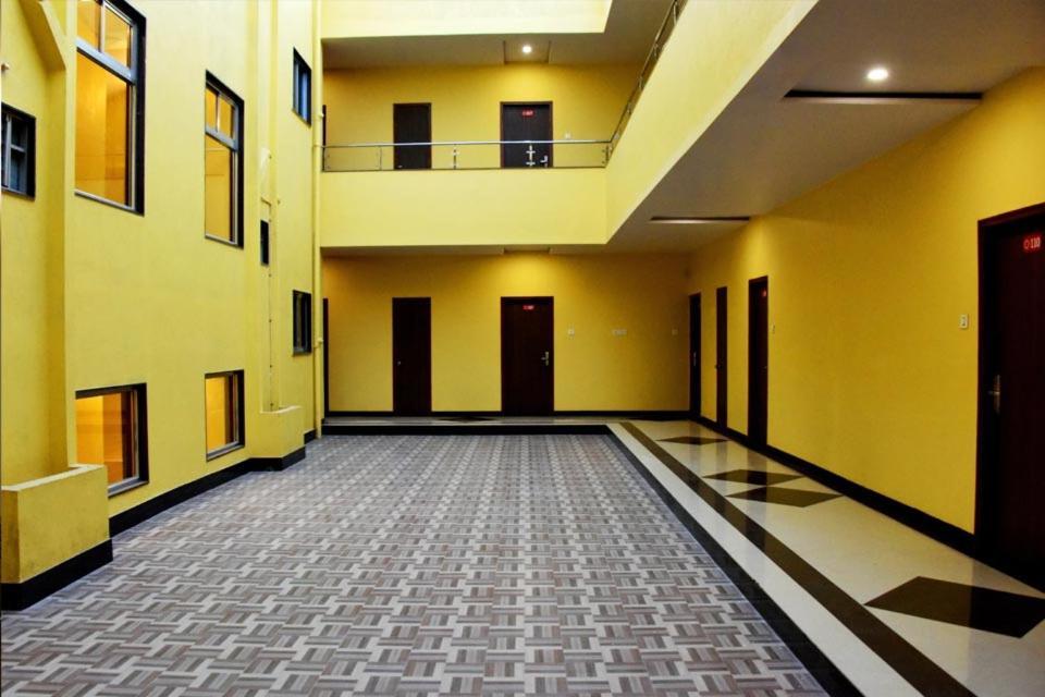Hotel Varenya Inn Yavatmal Dış mekan fotoğraf