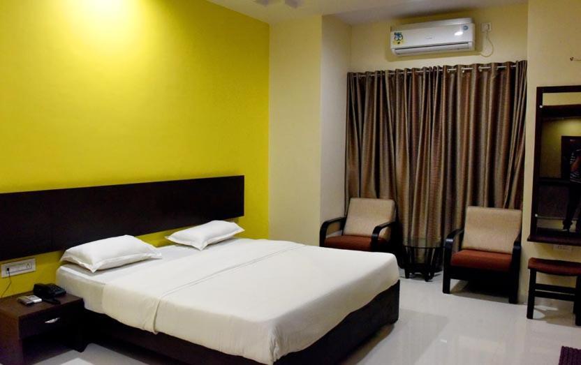 Hotel Varenya Inn Yavatmal Dış mekan fotoğraf